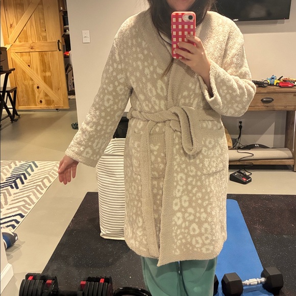 Cozy Gray Leopard Print Robe - Picture 7 of 7